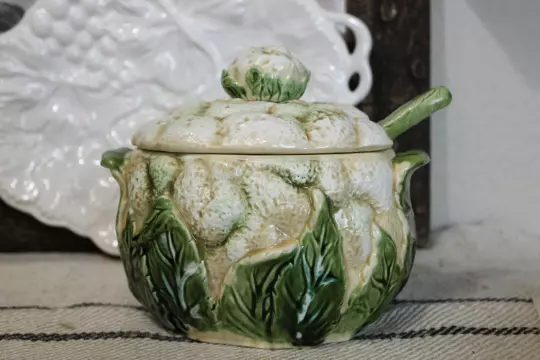 Vtg Green White Cabbage Cauliflower soup Tureen Cabbage Leaf Green Majolica