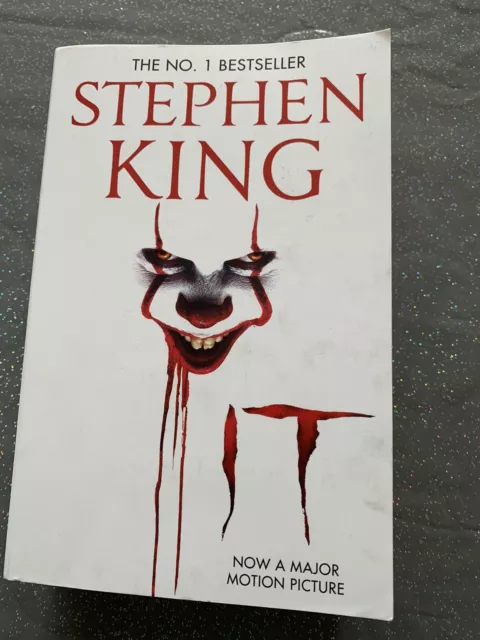 It: The classic book from Stephen King with a new film tie-in cover to IT:...
