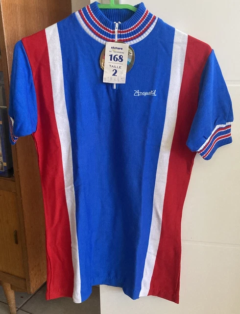 Maillot bic dans maillots pour cycliste