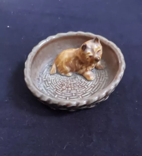 WADE WHIMSIE Cairn Terrier Puppy Dog In Basket Pin Dish Figurine  Mint Cond