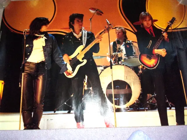 Vintage 1980's The Pretenders 37" by 25" Fan Club Colour Poster/Chrissie Hynde 2
