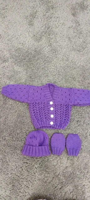 Brand New Hand Knitted Mauve Baby Cardigan, Hat & Mittens Set. 0-3 Months