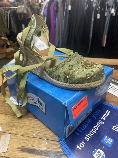 Somethin Else Skechers Leg Laces High Heel Wedge Sandal Green Size 6