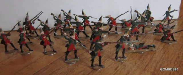 Plats D' Etain Zinnfiguren Flat Tin Figure / Lot 26 Grenadiers Russes 1799