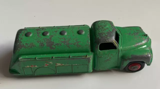 Dinky Toys  Studebaker petrol Tanker - Meccano England  - 1:43