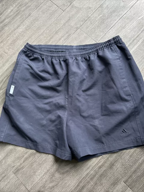 adidas Shorts Größe 16