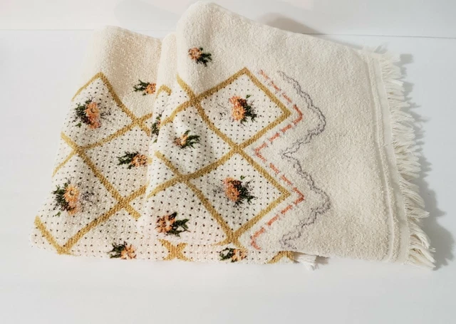 Vintage Peach Rose Lace Look Bath Towels Set Of 2 Made USA 100% Cotton