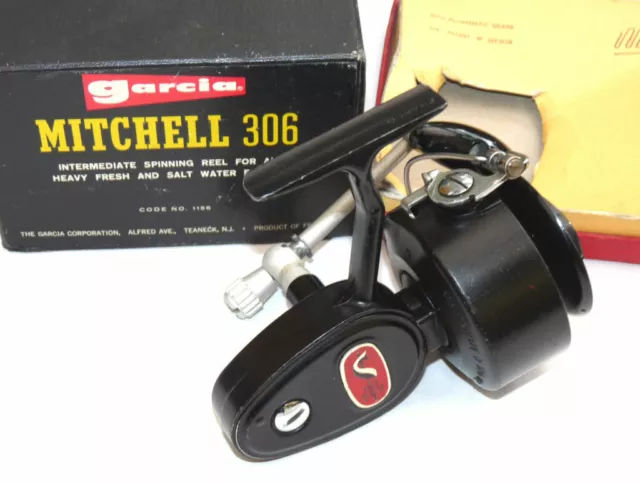 FRENCH GARCIA MITCHELL 306 vintage spinning reel with box, salmon