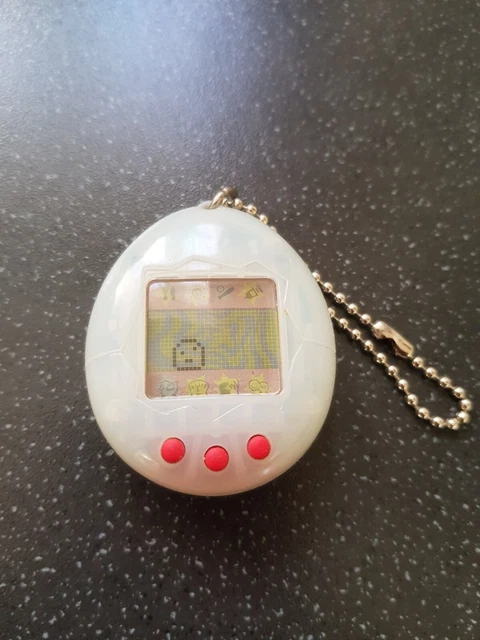 Tamagotchi gen 2 - Original Japanese Bandai 1996 - cloudy white