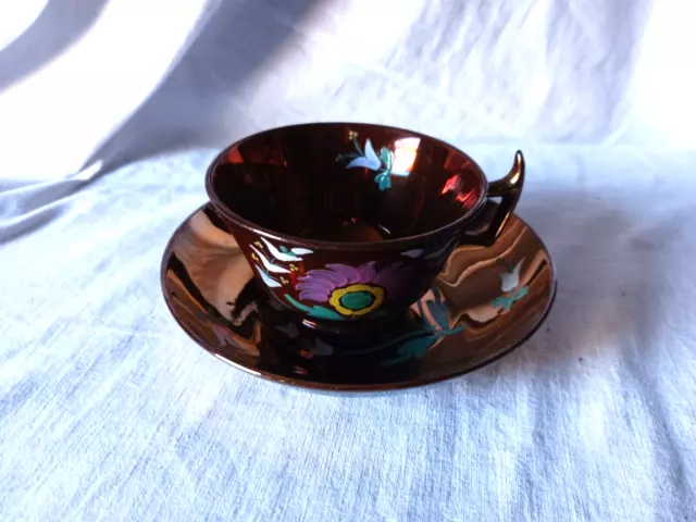 Faïence de Jersey tasse et sous-tasse émaillé décor floral