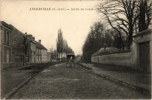 CPA Angerville Route de Paris FRANCE (1371546)