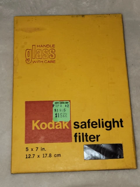 31.  Filtro de luz de seguridad para cuarto oscuro Kodak - 5""x7"" - rojo oscuro
