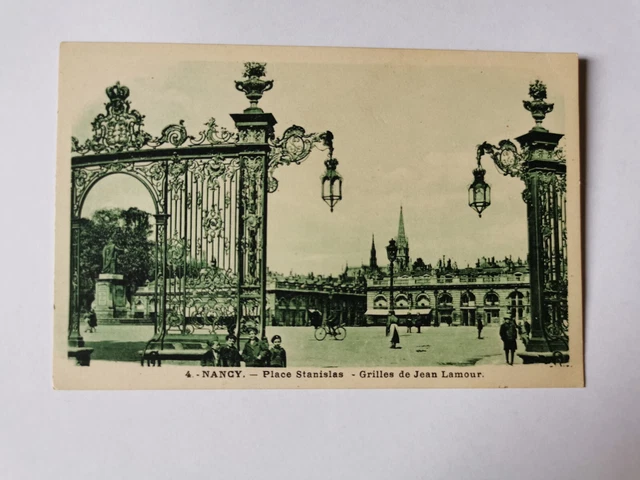 CPA 54 NANCY - Place Stanislas - Jean Lamour Grids