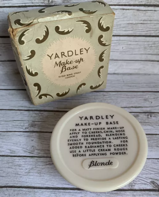 Vintage YARDLEY MAKE-UP BASE Foundation Compact Beauty Vanity Collectable Rare