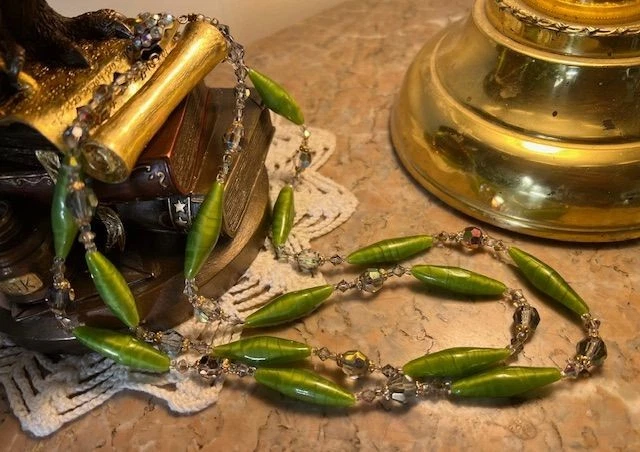 Collier Vintage Perles En Pâte De Verre Années 50/60 - Pendentif Grappe De Raisin Vert - Bon état