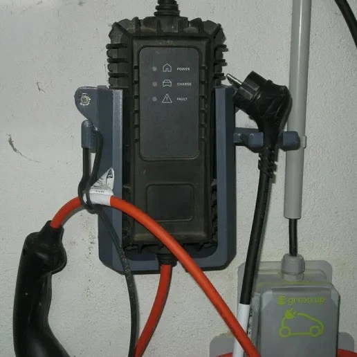 EGNIO support Chargeur de véhicule électrique de type 2 mural verrouillable, prises IEC 51296-2, résistant aux intempéries