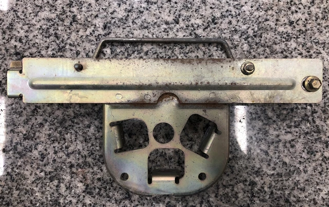 John deere l100 outlet belt guide