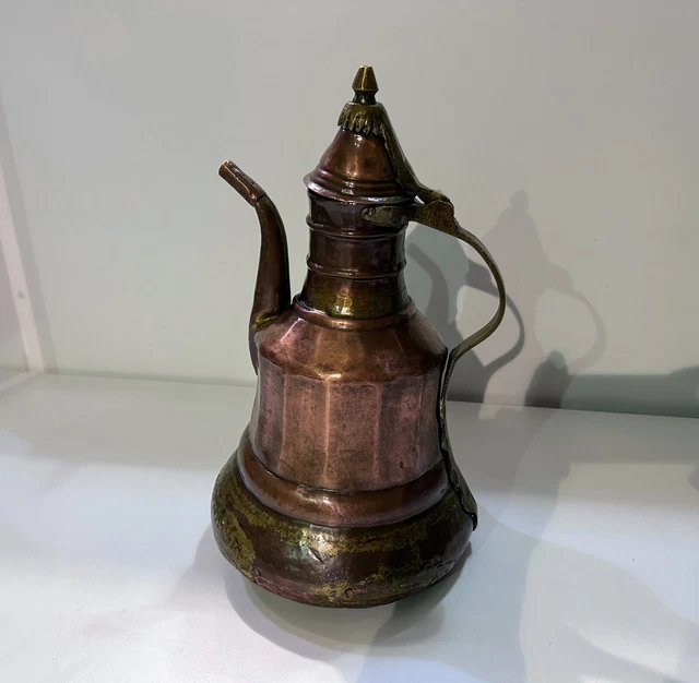 Antico Ottone Unico Forma Kumkum Tikka Scatola Fatto a Mano Vintage