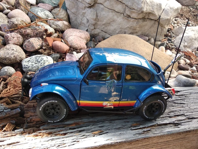 VW VOLKSWAGEN BEETLE Baja Blue Solido 1/18 EUR 47,50 - FR