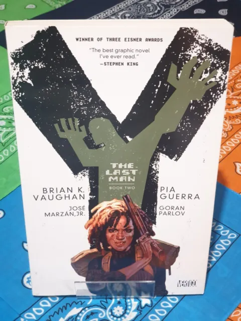 Y The Last Man deluxe TPB vol2 Brian K Vaughan Pia Guerra Vertigo Comics 2015