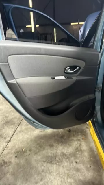 Panneau de porte arriere gauche RENAULT SCENIC 3