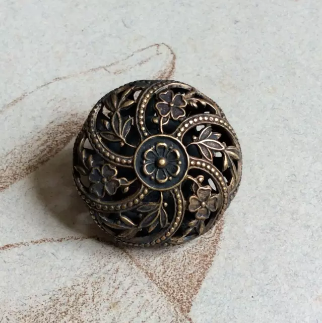 Bouton Bombé Ancien Laiton Doré Ajouré 28 mm