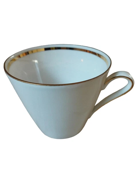 Tasse à thé et soucoupe en porcelaine de Worcester à motif d'immortelle