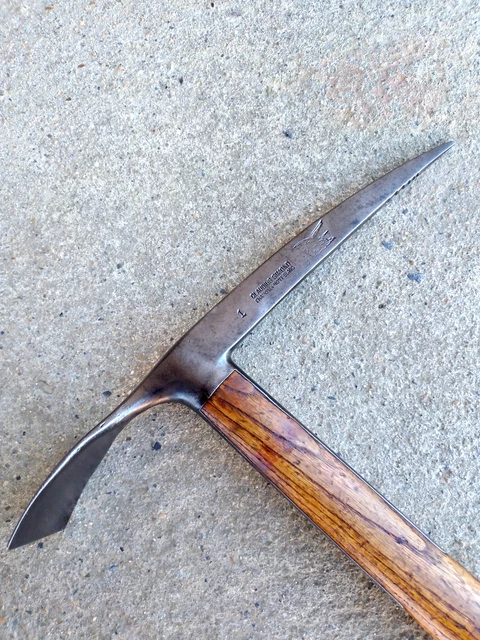 PIOLET CLAUDIUS SIMOND Chamonix EUR 110,00 - FR