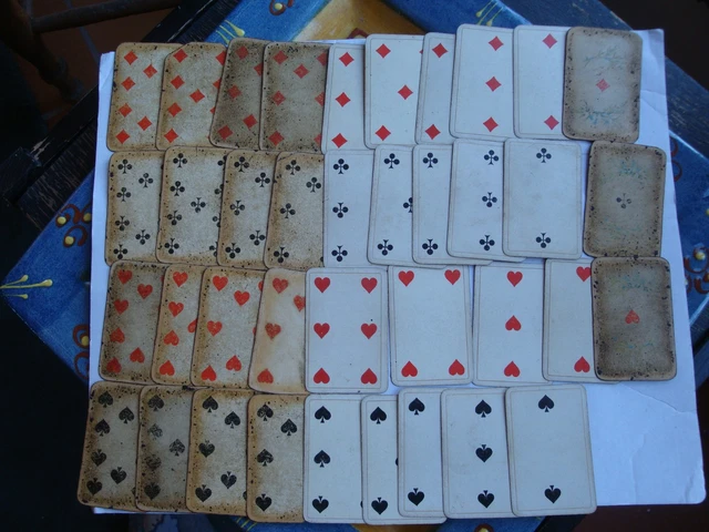 Petit Jeu De Cartes Ancien – Costumes Suisses, Format 6,5 X 4,5 Cm