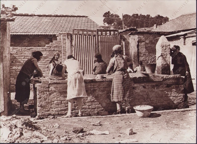1905 ROMA Donne al lavatoio RISTAMPA Fotografia