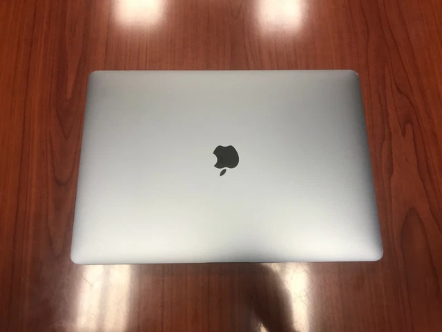 Apple MacBook Pro 15" acquistato nel 2019 (256GB SSD, Intel Core i7) come nuovo
