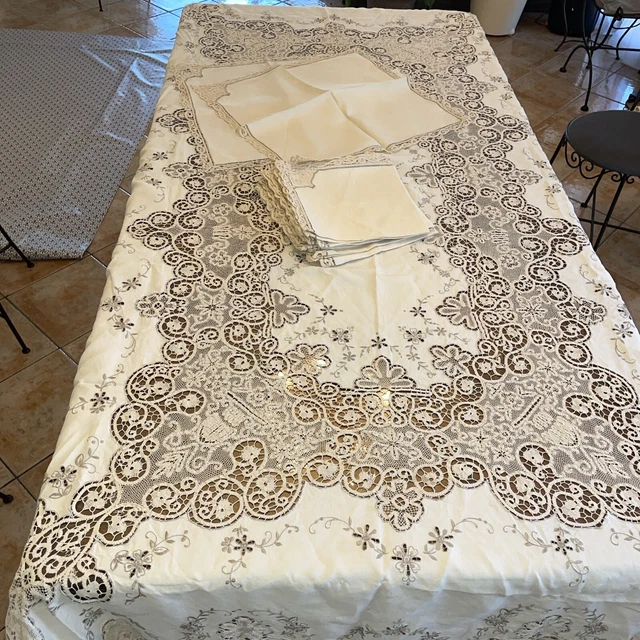 Grandes nappes damassées et brodées (3) - Tablecloth - 200 cm