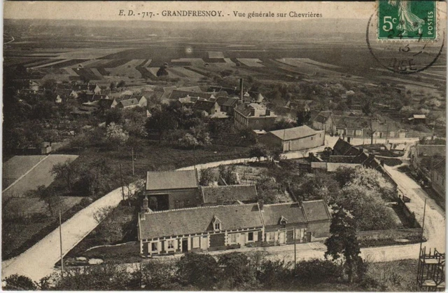 CPA GRANDFRESNOY Vue Generale sur Chevrieres (1208255)