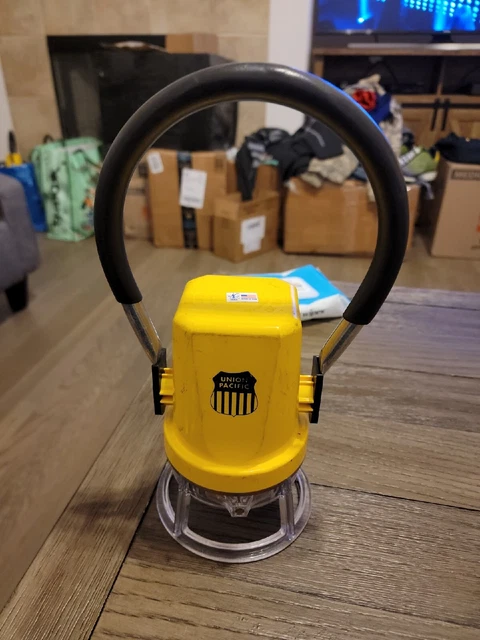 Vintage Union Pacific Starlite 292 Railroad Lantern Yellow Railroaders