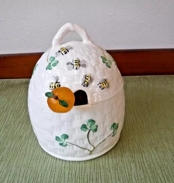 Belleek Kylemore Beehive Honey Pot