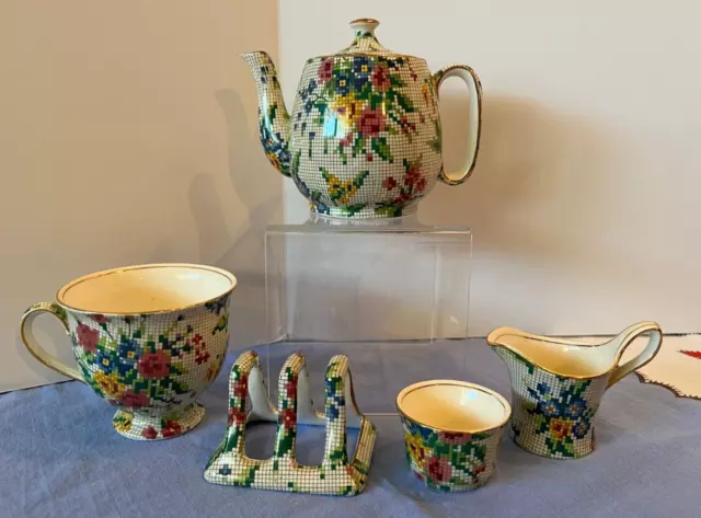 ROYAL WINTON GRIMWADES QUEEN ANNE INDIVIDUAL TEAPOT BREAKFAST SET ENGLAND 5 pcs