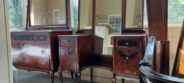 1900's Rushville Furniture Co Antique Full Size Bedroom Suite on Caster Wheels