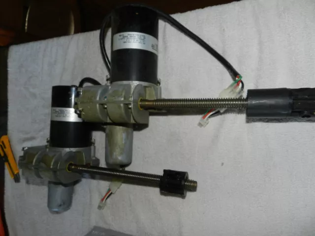 Pair of Maxi Safe 7190-008 type 9081 adjustable bed motors 2