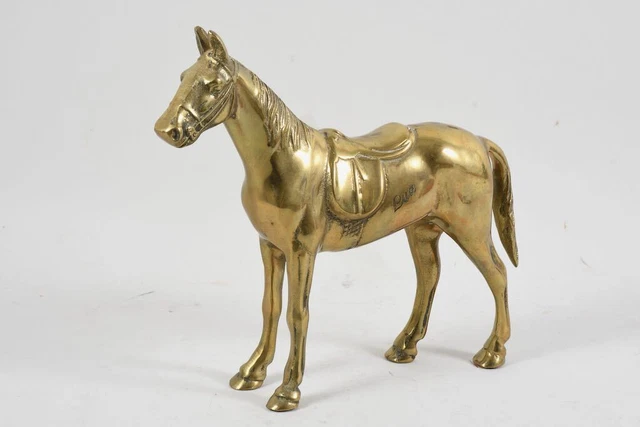 L85H21- Figur aus Messing, gesatteltes Pferd Vollblut „Luz“