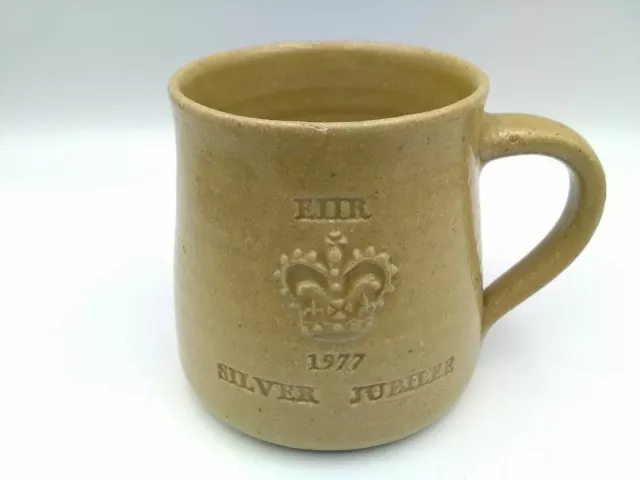 Queen Elizabeth Hazel Johnston  Studio Pottery 1977 Silver Jubilee Mug