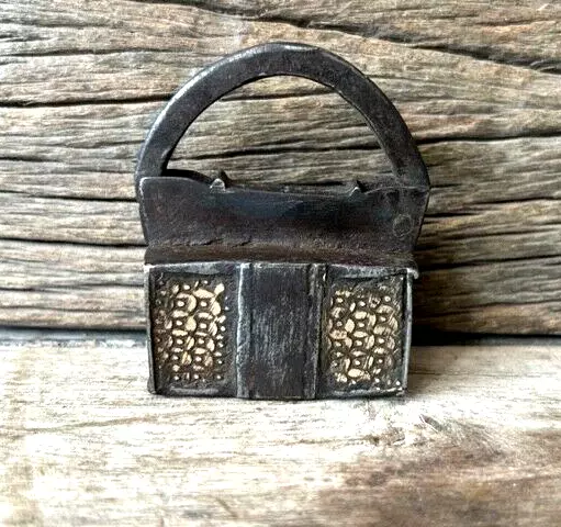 Rare Vintage Ancien Rustique Fer À Laiton Travail Vis Système Clé Cadenas Riche