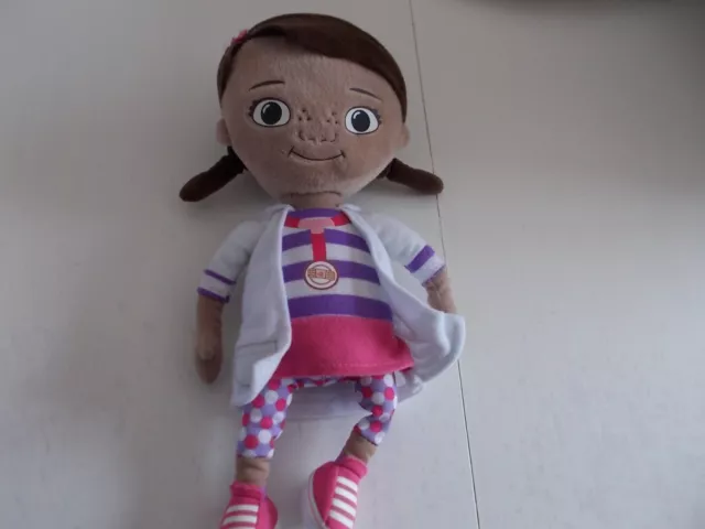 poupée docteur la peluche elle fait 30 cm a 5 euro
