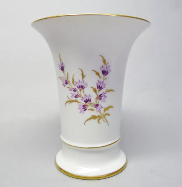 (H3161) Höchst Kratervase, Blumendekor, Gold staffiert, Höhe 12,3 cm