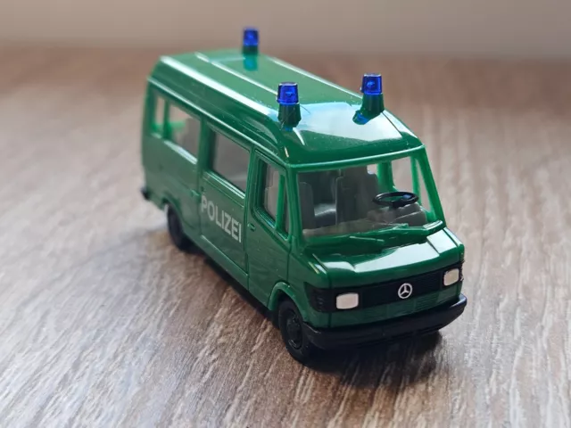 Wiking 1:87 Mercedes Benz Polizei Transporter.
