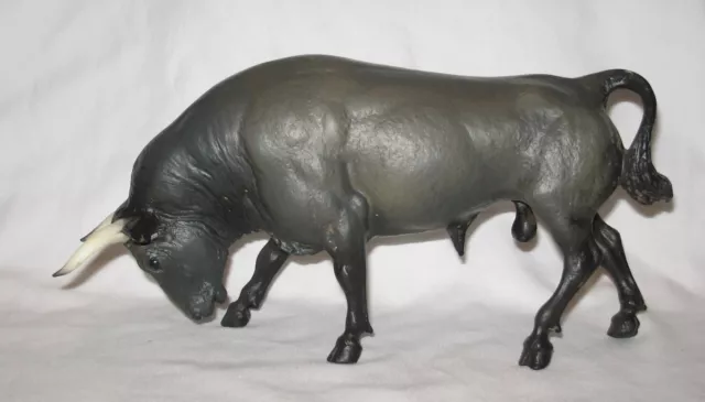 Breyer spanish fighting bull gray color nice condition