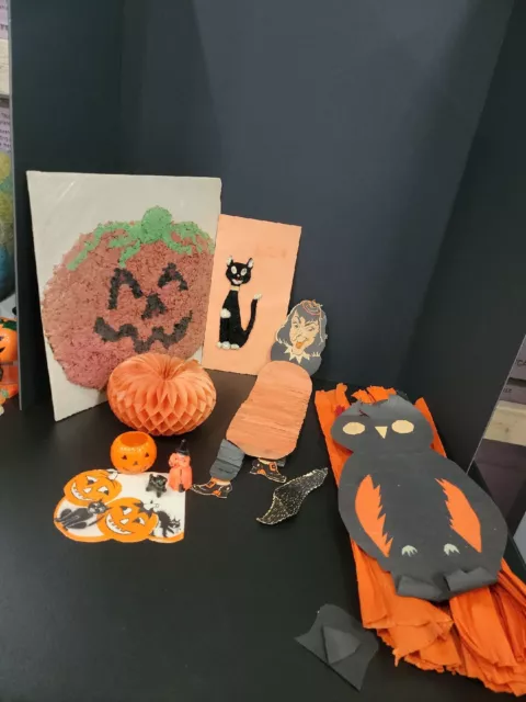 VTG LOT Halloween Die Cut  Black Cat Pumpkin Beistle Witch  Honeycomb Crepe