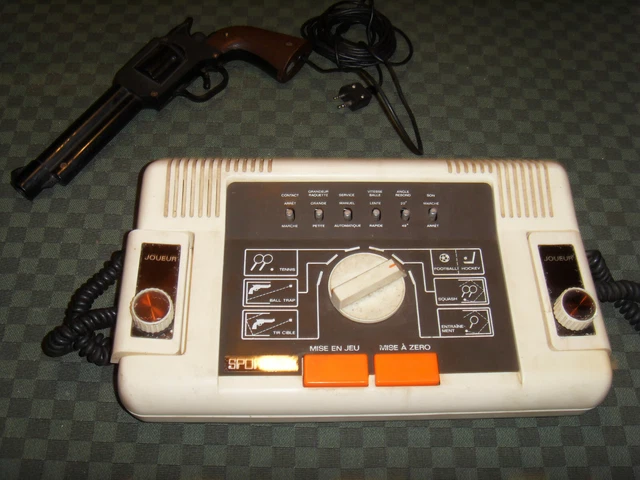 Ancienne console Pong SPORTRON 1re génération de jeu vidéo et pistolet optique
