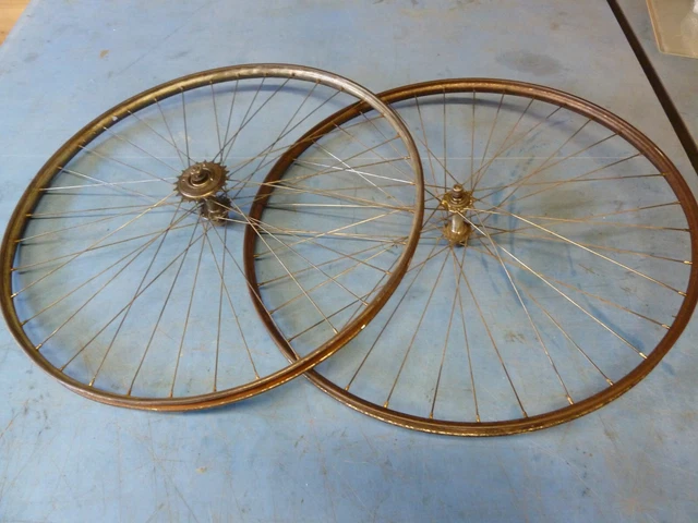 Ancien vélo petite roues chapeau gendarme old bike bici bicycle
