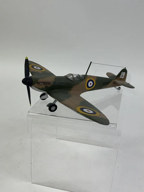 Built Up Pro Painted & Built Supermarine Spitfire Model Aircraft 9” WS Exc Built Up Pro Painted & Built Supermarine Spitfire Model Aircraft 9” WS Exc