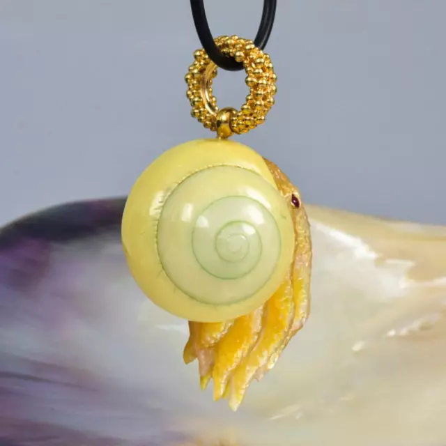 Octopus Pendant Land Snail Mother-of-Pearl Carving & Gold Vermeil Sterling 19.1g 2